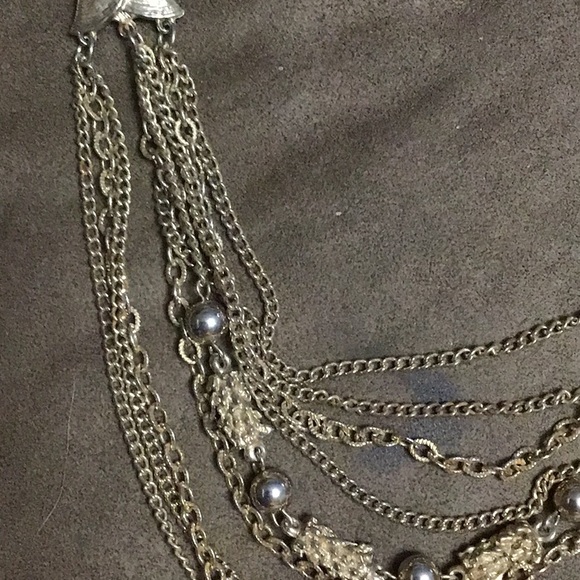 Necklaces -  4 vintage gold metal Necklaces .. Jewelry Bundle …   JB100 - Picture 7 of 7